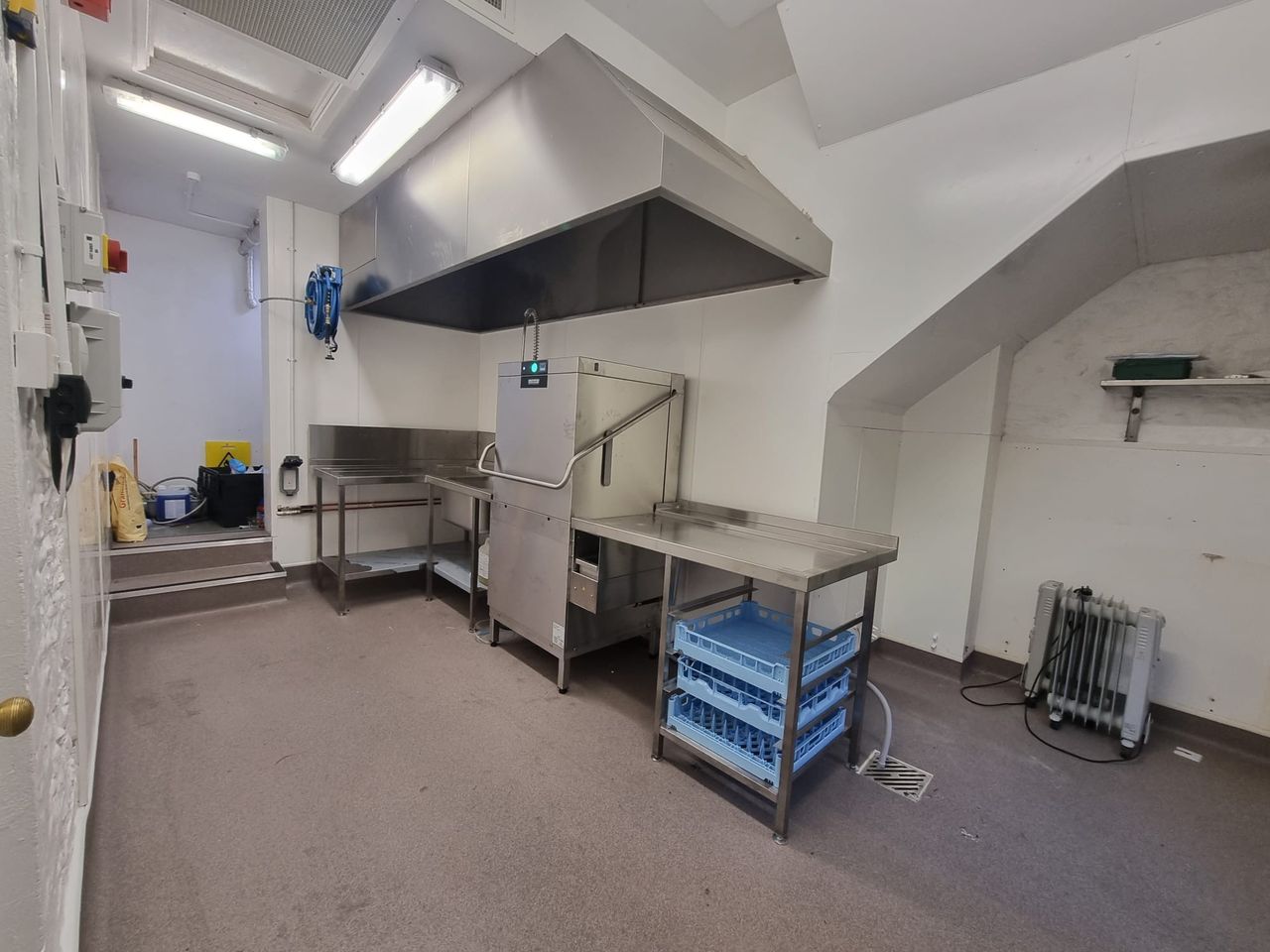 Redesigned dishwash area at West Dean College
